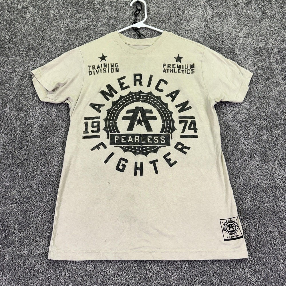 American Fighter Shirt Mens Medium Beige Short Sleeve Fearless Graphic Tee Logo